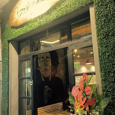 Golden Snake Hostel ハノイ市 エクステリア 写真