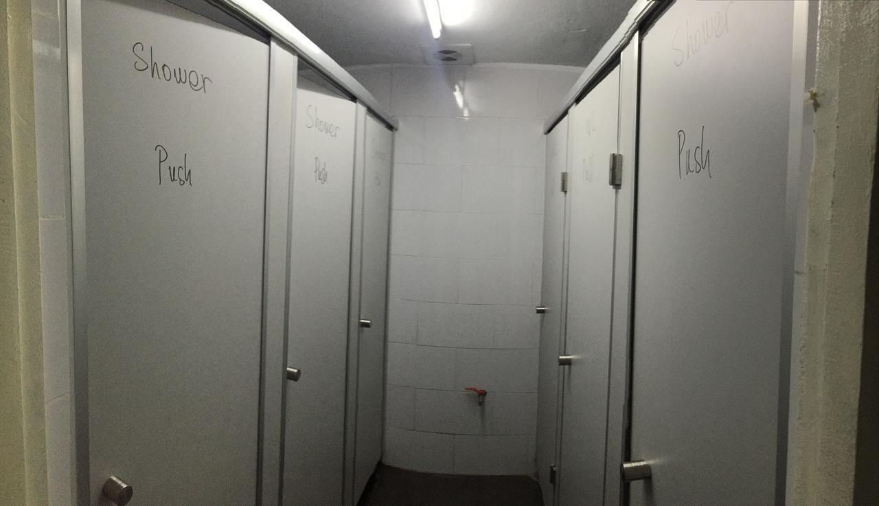Golden Snake Hostel ハノイ市 エクステリア 写真