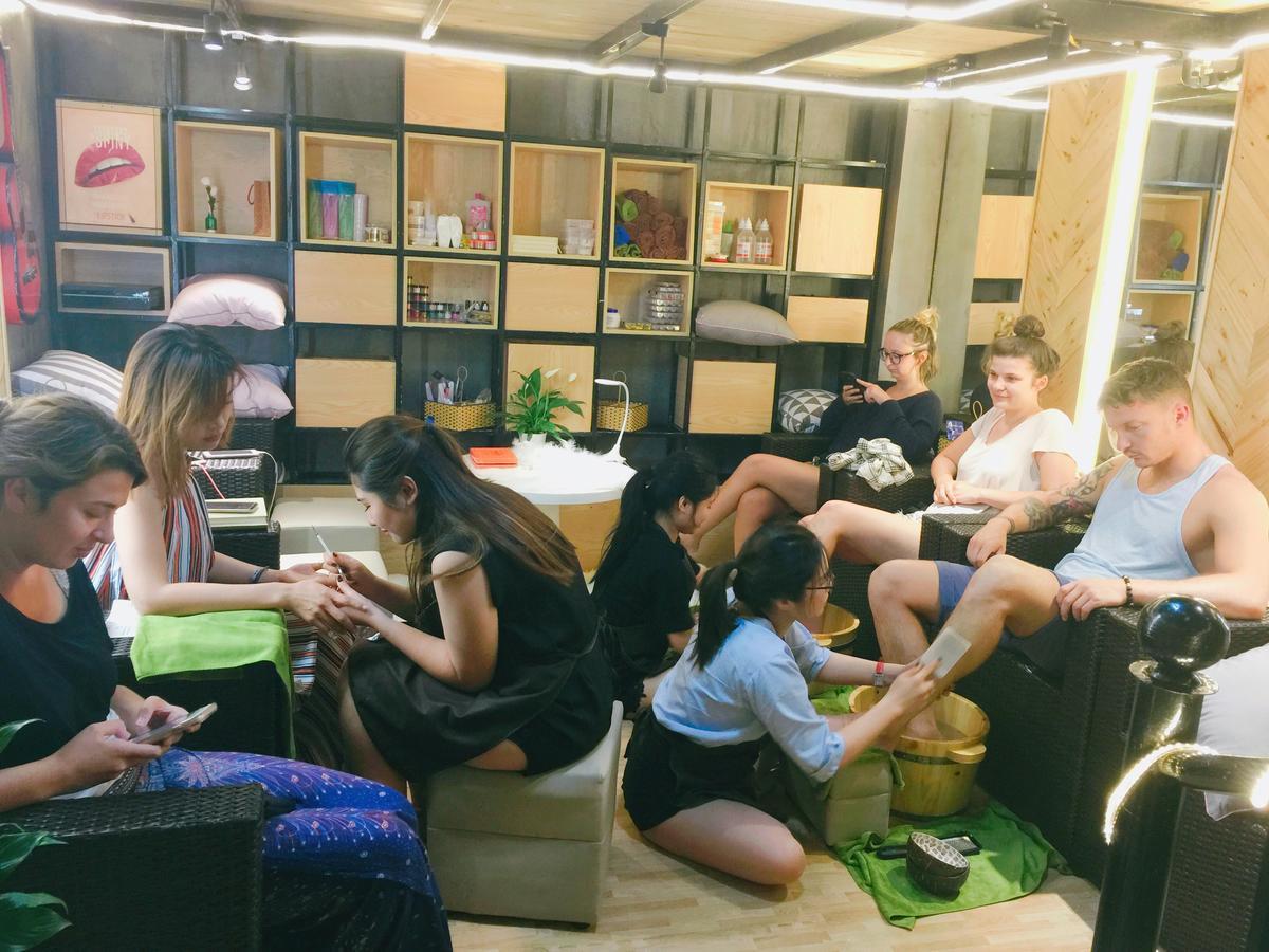 Golden Snake Hostel ハノイ市 エクステリア 写真
