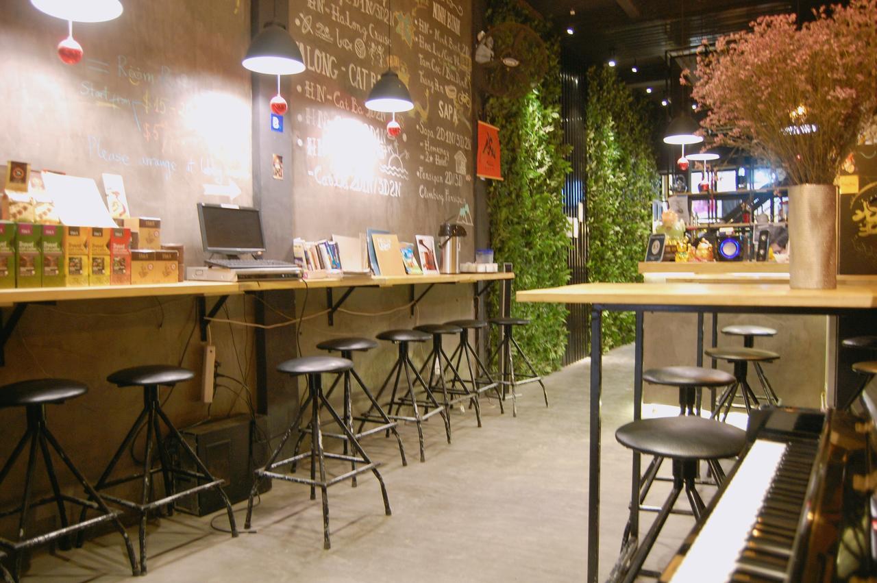 Golden Snake Hostel ハノイ市 エクステリア 写真