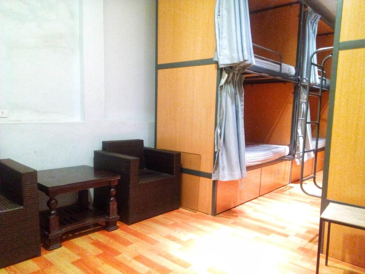 Golden Snake Hostel ハノイ市 エクステリア 写真